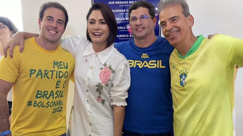 Coronel Alberto Feitosa e Gilson Filho ao lado de Michelle Bolsonaro na Paraíba