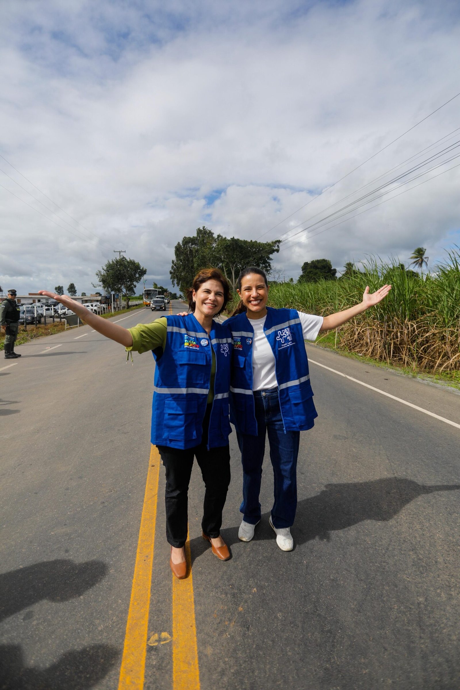 Governadora Raquel Lyra entrega PE-062 requalificada, rodovia que impulsiona o desenvolvimento econômico na Mata Norte