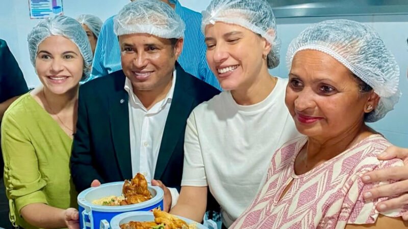 Ao lado de Raquel, Albino Silva entrega segunda cozinha comunitária do Condado