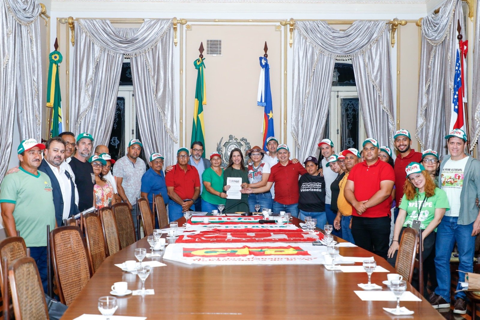Governadora Raquel Lyra recebe participantes do 8º Grito da Terra e reforça compromisso do Estado com os trabalhadores rurais pernambucanos