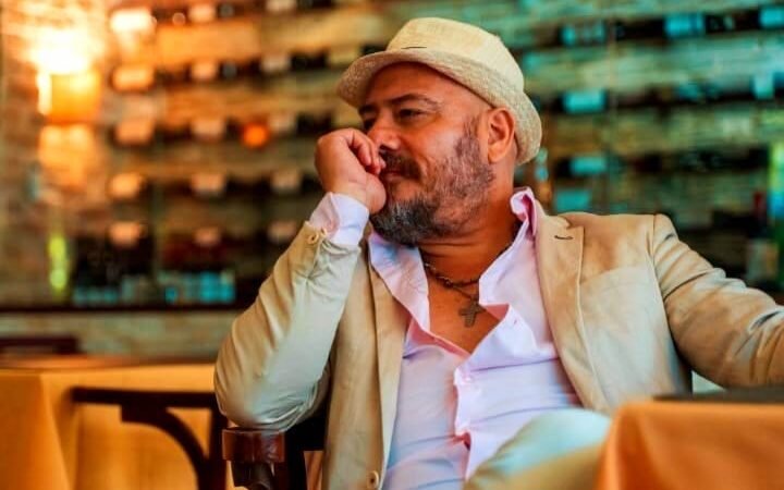 O Recife recebe Armando Fuentes na turnê “Uma Viagem Pelas Américas”