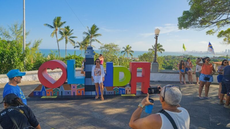 Turismo em alta: Pernambuco bate recordes e avança no cenário nacional, segundo dados do IBGE