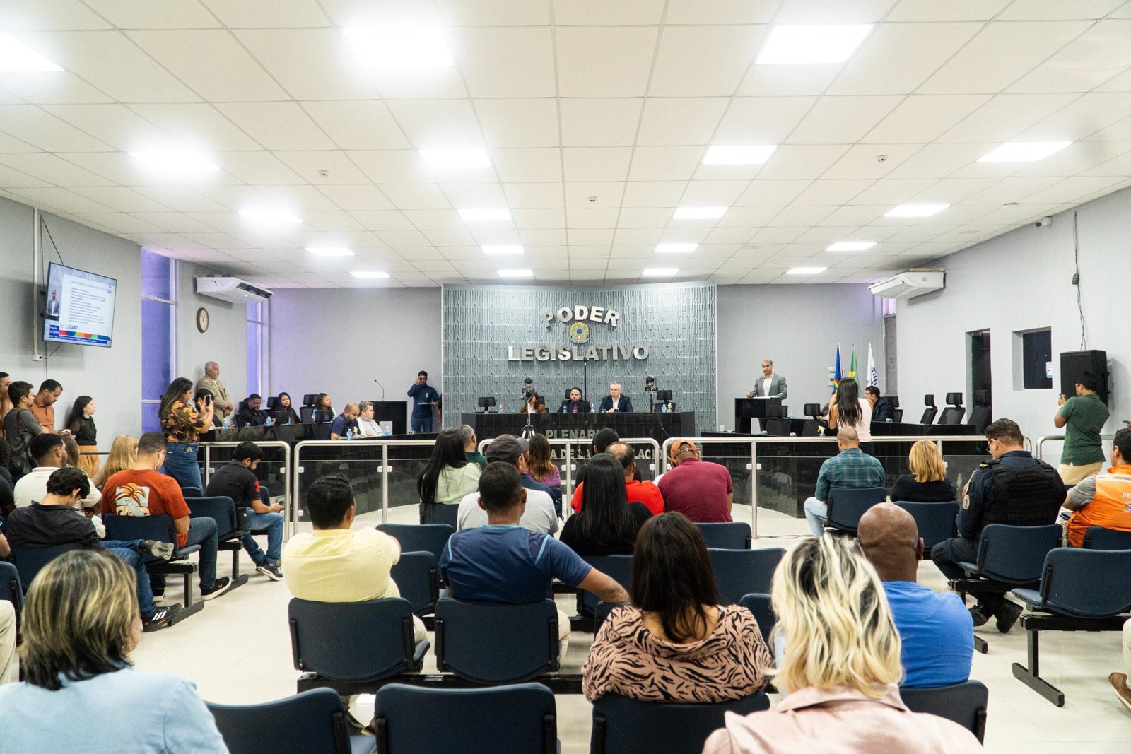 Câmara do Cabo recebe secretário de Defesa Social para apresentação de prestação de contas