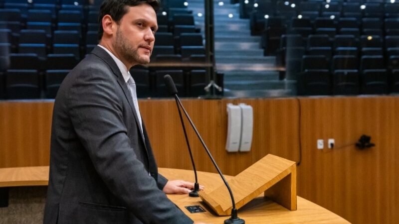 Gilmar Júnior denunciou retenção de macas do Samu e cobrou do Governo do Estado