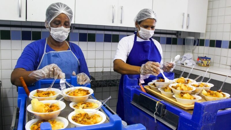 Prefeitura do Jaboatão promove capacitação em boas práticas de manipulação de alimentos para merendeiras da rede municipal