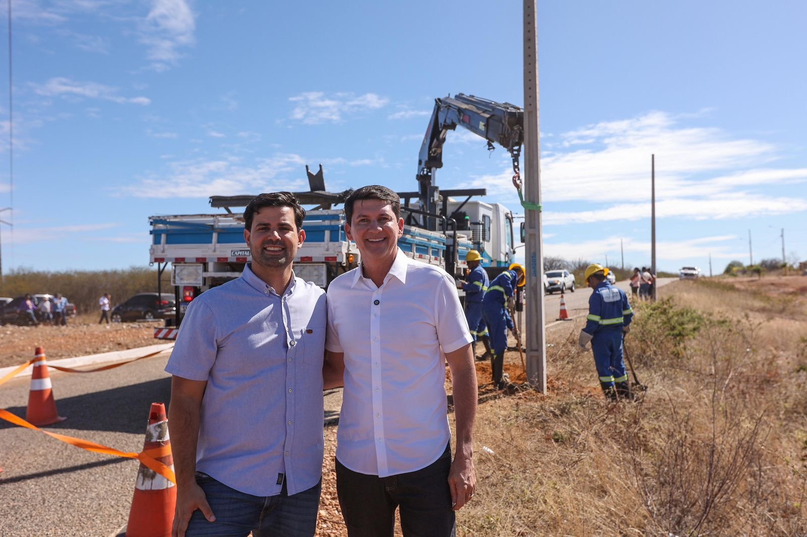 Simão Durando leva obra de iluminação em LED para acesso de Uruás