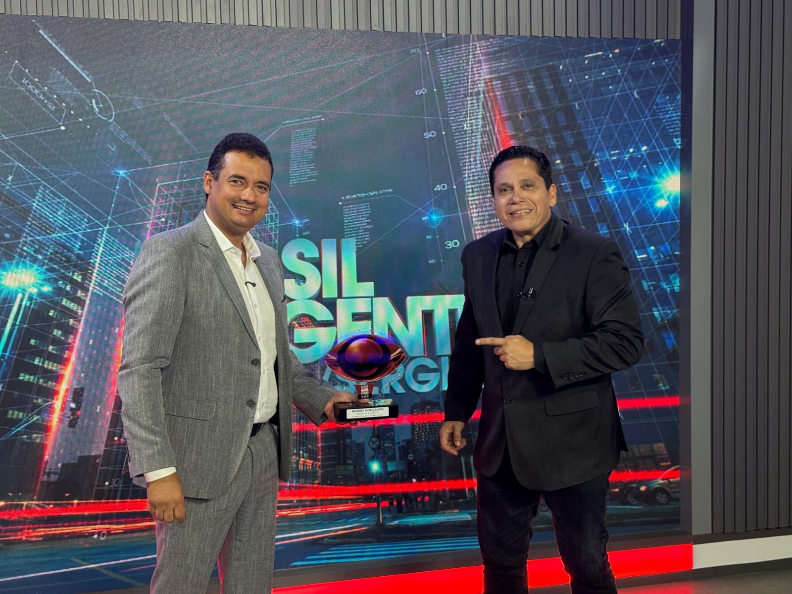 Juazeiro recebeu o troféu do Expresso Band Forró pela valorização das tradições juninas, com o São João da Gente 2025