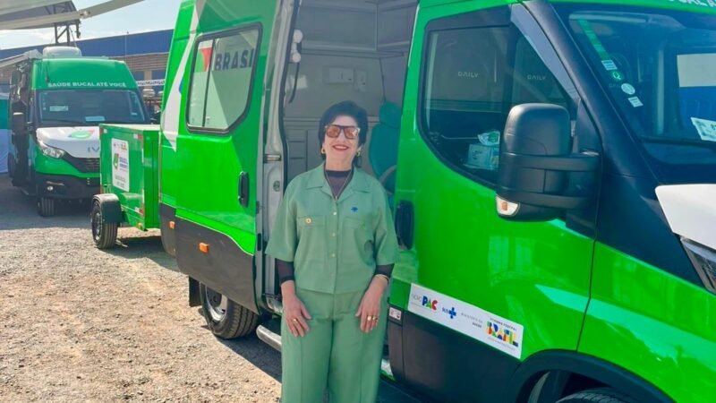 Floresta conquista Unidade Odontológica Móvel através da gestão da prefeita Rorró Maniçoba