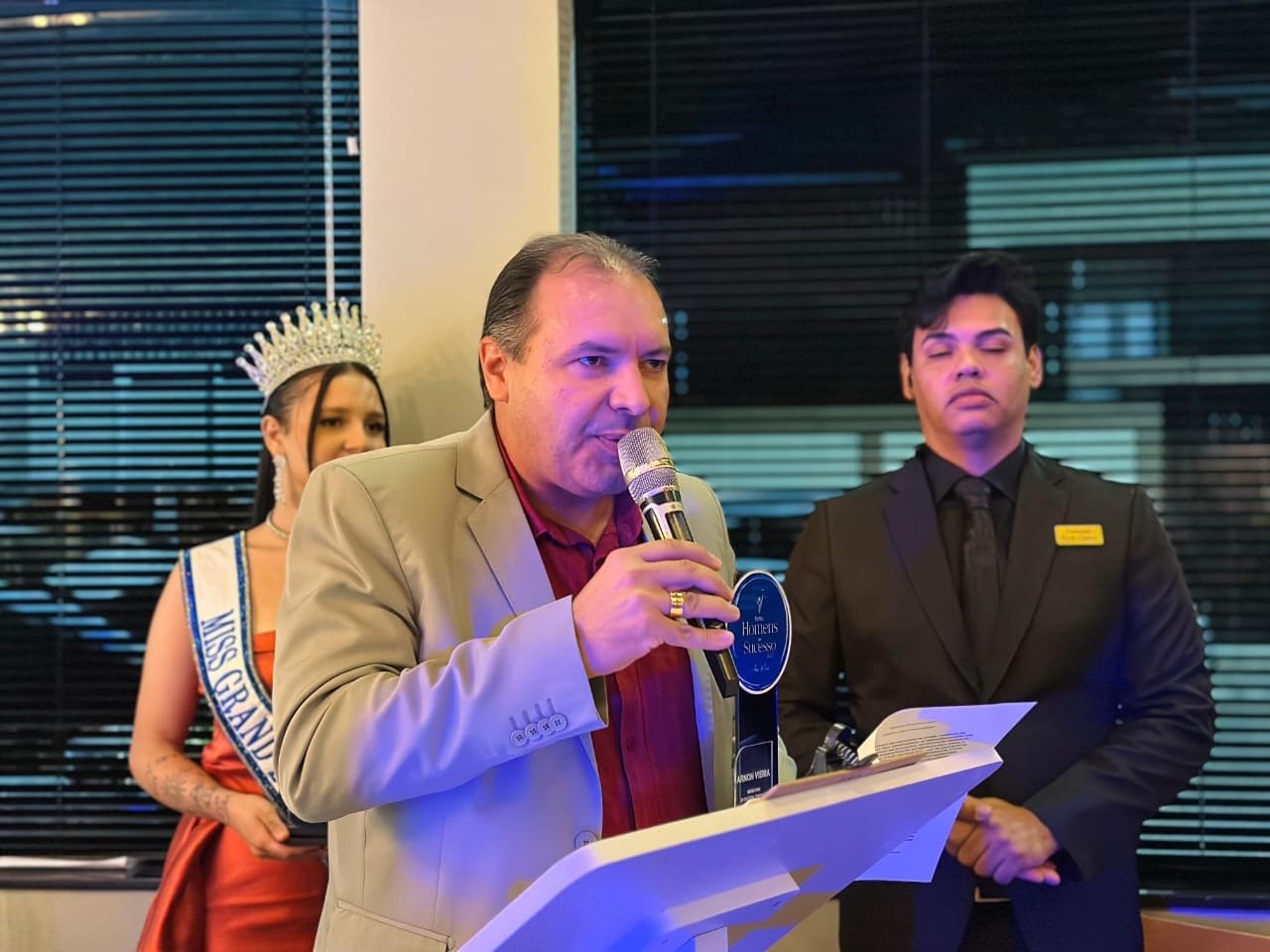 Itaiba: Secretário Arnon Vieira recebe Premiação Homens de Sucesso e também representa o Prefeito Pedro Pilota