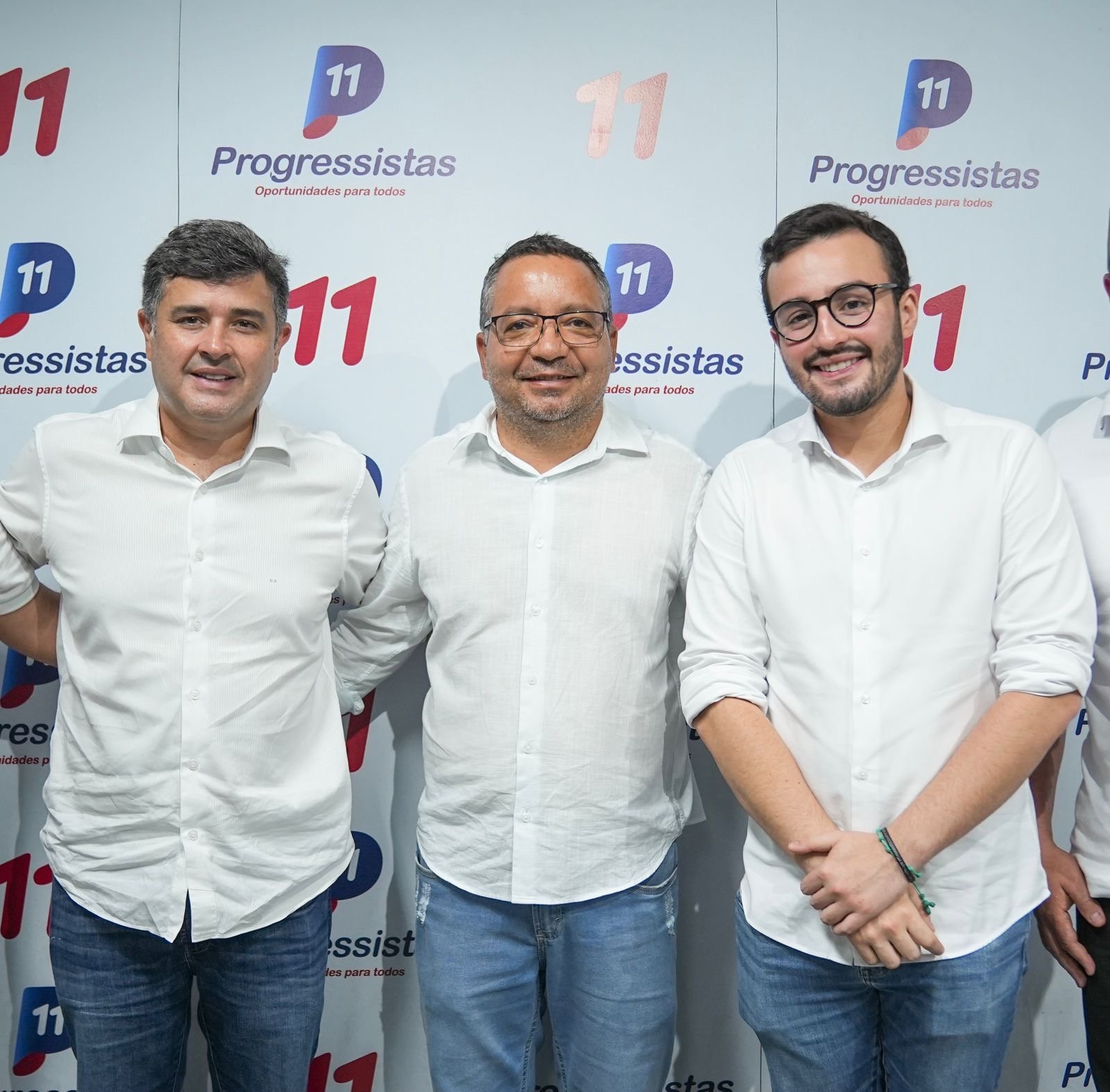 Governadora atende pedido do prefeito Stênio Fernandes e do deputado Eduardo da Fonte e autoriza a construção da segunda etapa da PE-123 em Lagoa dos Gatos