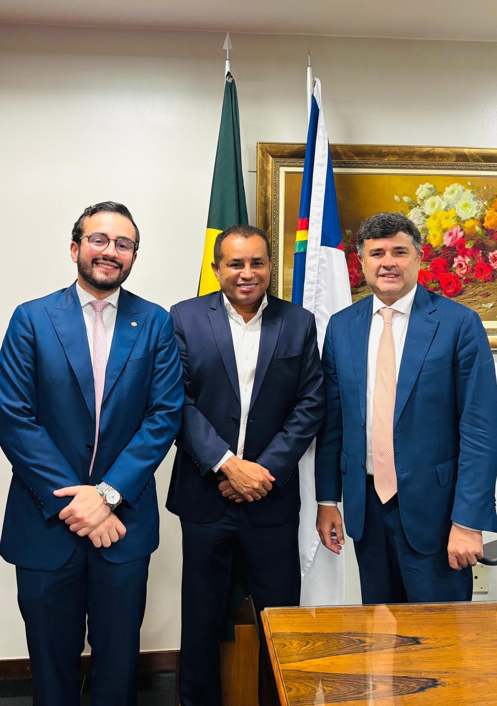 Deputados Eduardo e Lula da Fonte parabenizam prefeito Albino por instituir duas merendas por turno em sala de aula