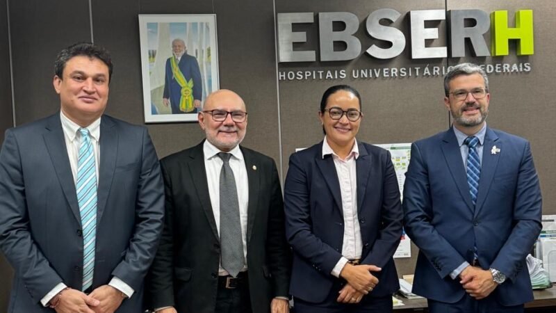 Prefeita Pollyanna Abreu trata da implementação do Hospital Universitário em Sertânia