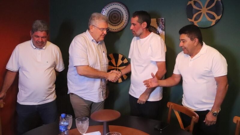 Prefeito Anisio Viana reforça compromisso na defesa dos produtores de frutas de Casa Nova