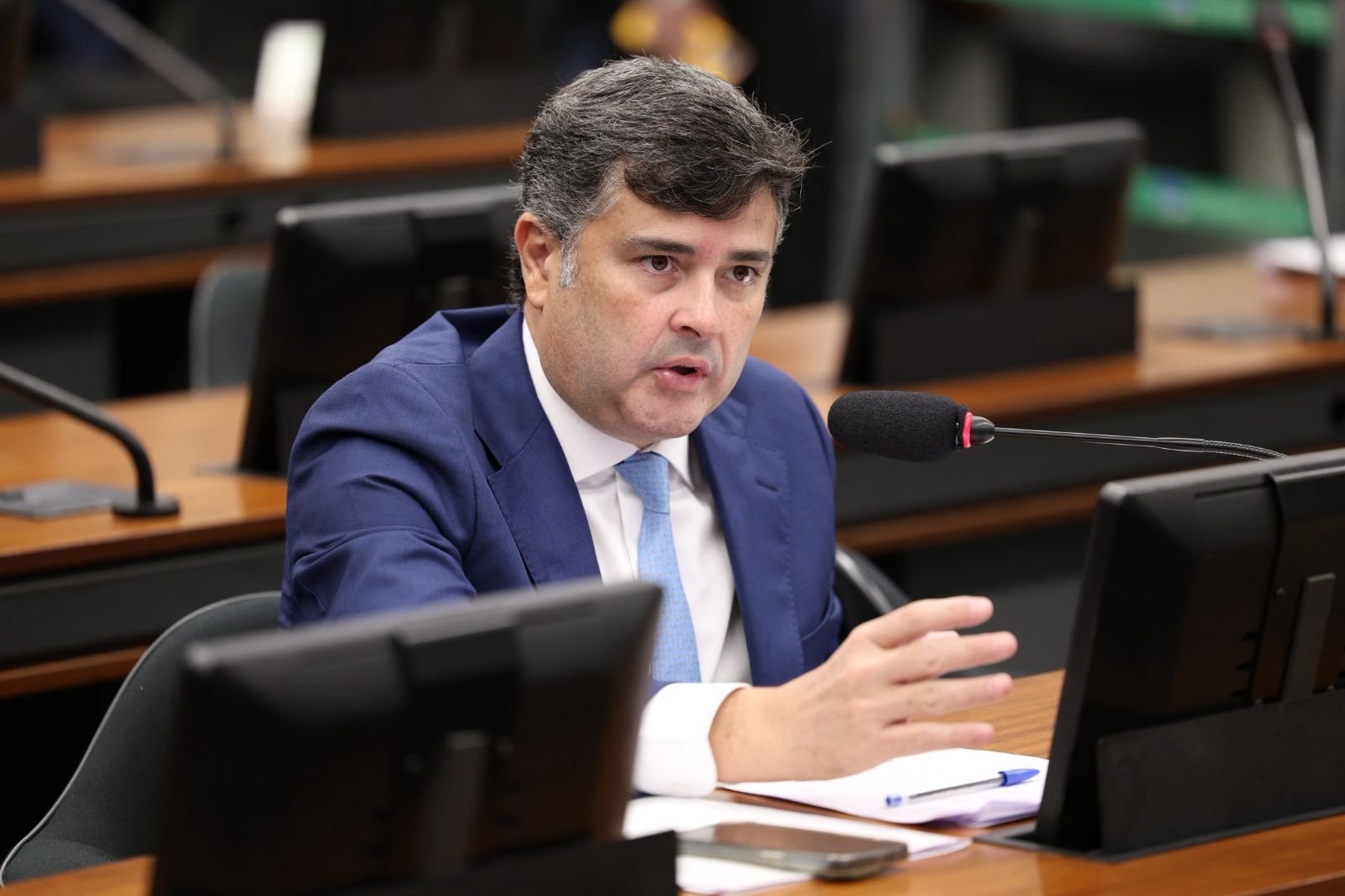 Comissão de Fiscalização aprova audiência pública de Eduardo da Fonte para discutir passagens e oferta de voos para o Sertão