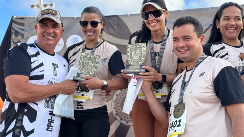 Prefeito de Juazeiro prestigia comemorações do Dia do Soldado na Orla da cidade