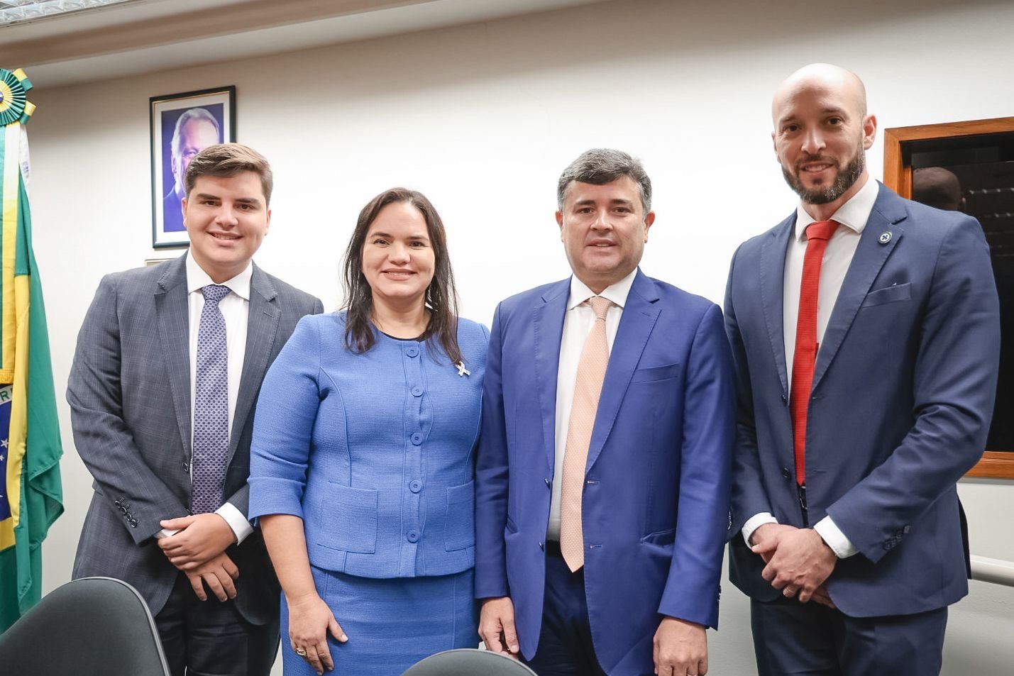 Eduardo da Fonte preside audiência pública para expandir o Programa Casa Azul em todo o Brasil