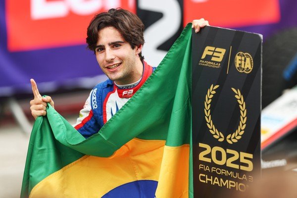 Pernambucano Rafael Câmara vence em Hungaroring e é campeão da F3