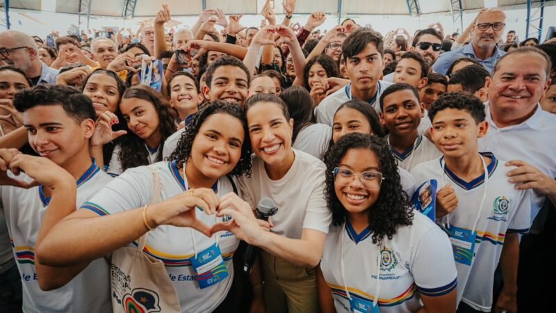 Em Petrolina, governadora Raquel Lyra autoriza mais de R$ 60 milhões em obras hídricas e anuncia nova instalação do Porto Digital durante o Ouvir para Mudar