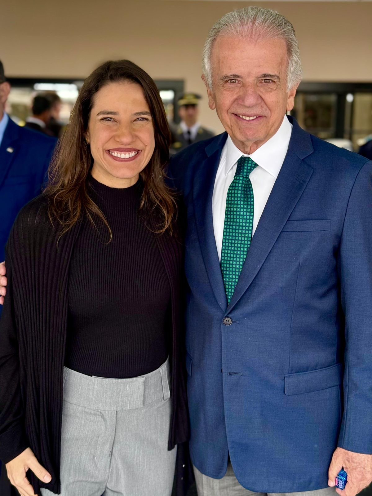 Governadora Raquel Lyra entrega Espadim a cadetes pernambucanos na AMAN e reforça implantação da Escola de Sargentos em Pernambuco