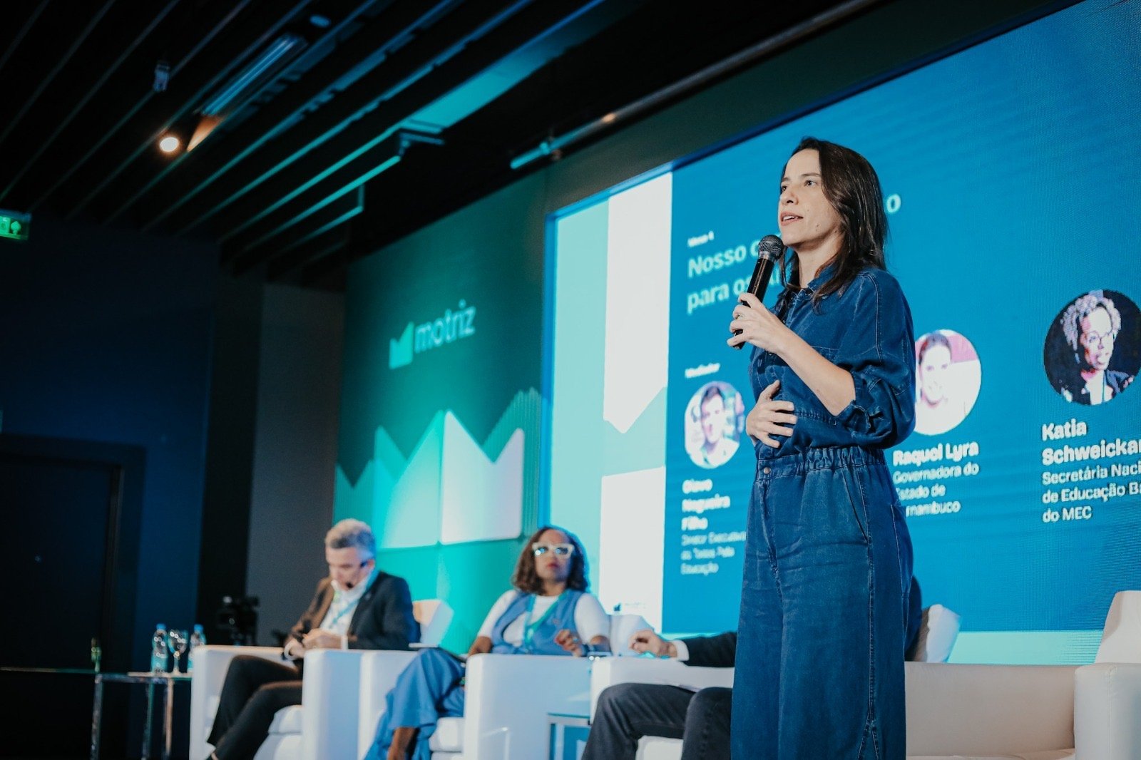 Em evento de educação em São Paulo, governadora Raquel Lyra destaca liderança de Pernambuco na educação pública e fortalecimento do regime de colaboração com municípios