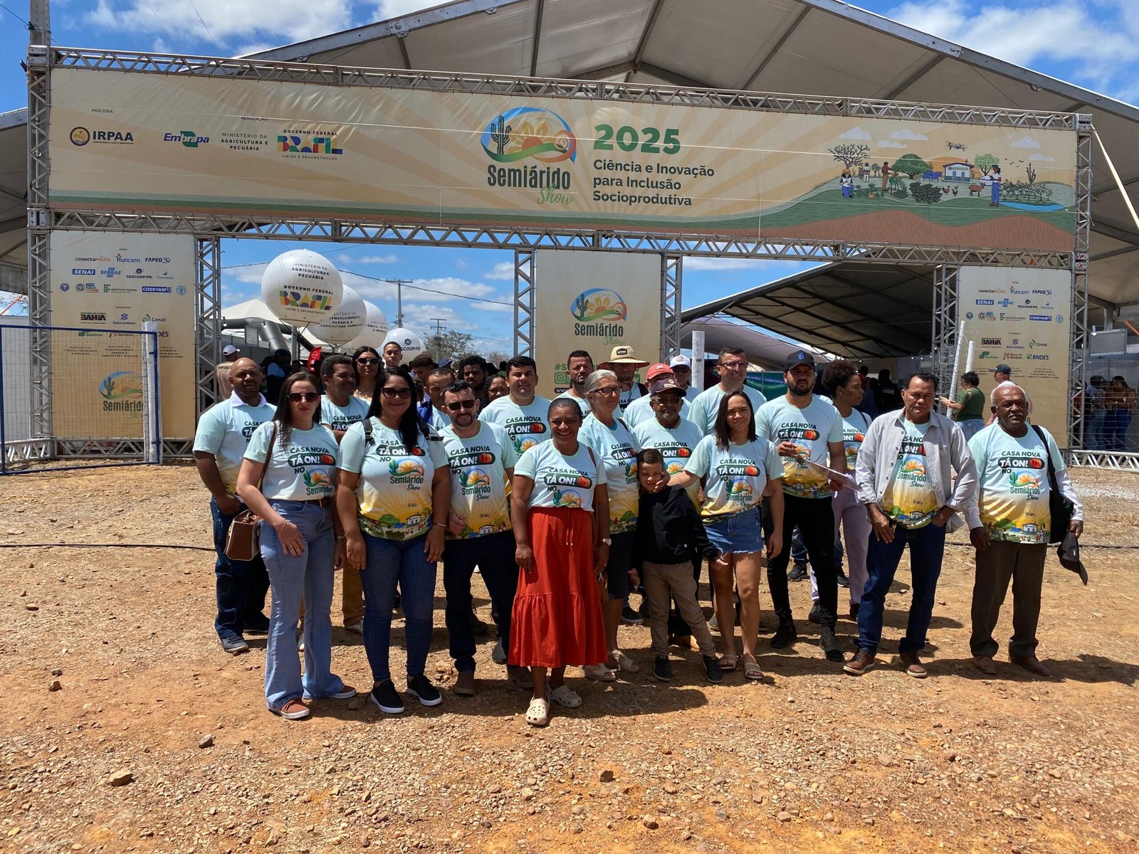 Semiárido Show: Prefeitura de Casa Nova leva agricultores familiares para o maior evento de pesquisa e inovação sobre produção no semiárido