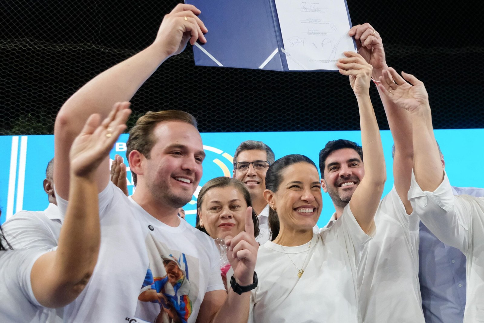 Raquel Lyra anuncia, com Kaio Maniçoba e prefeito Victor Coelho, pacote de obras e investimentos no Ouvir Para Mudar em Ouricuri