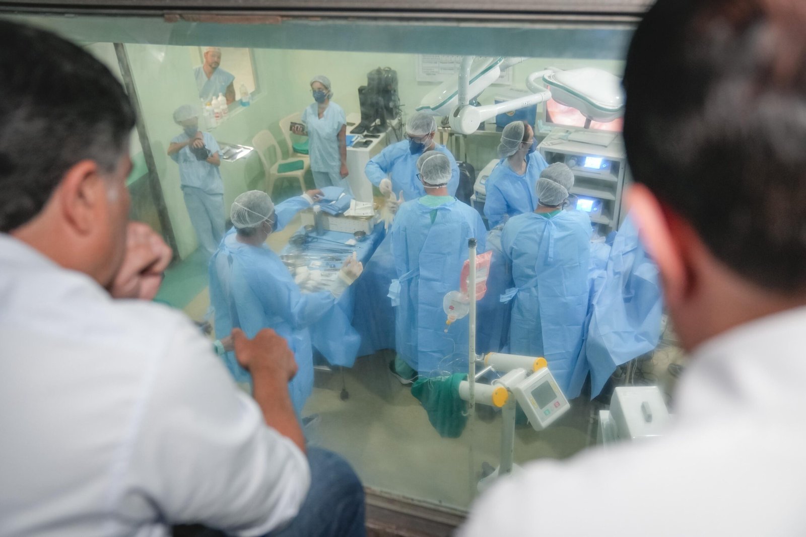 Eduardo da Fonte acompanha primeira cirurgia PIPAC no Hospital Oswaldo Cruz e defende credenciamento do procedimento no SUS