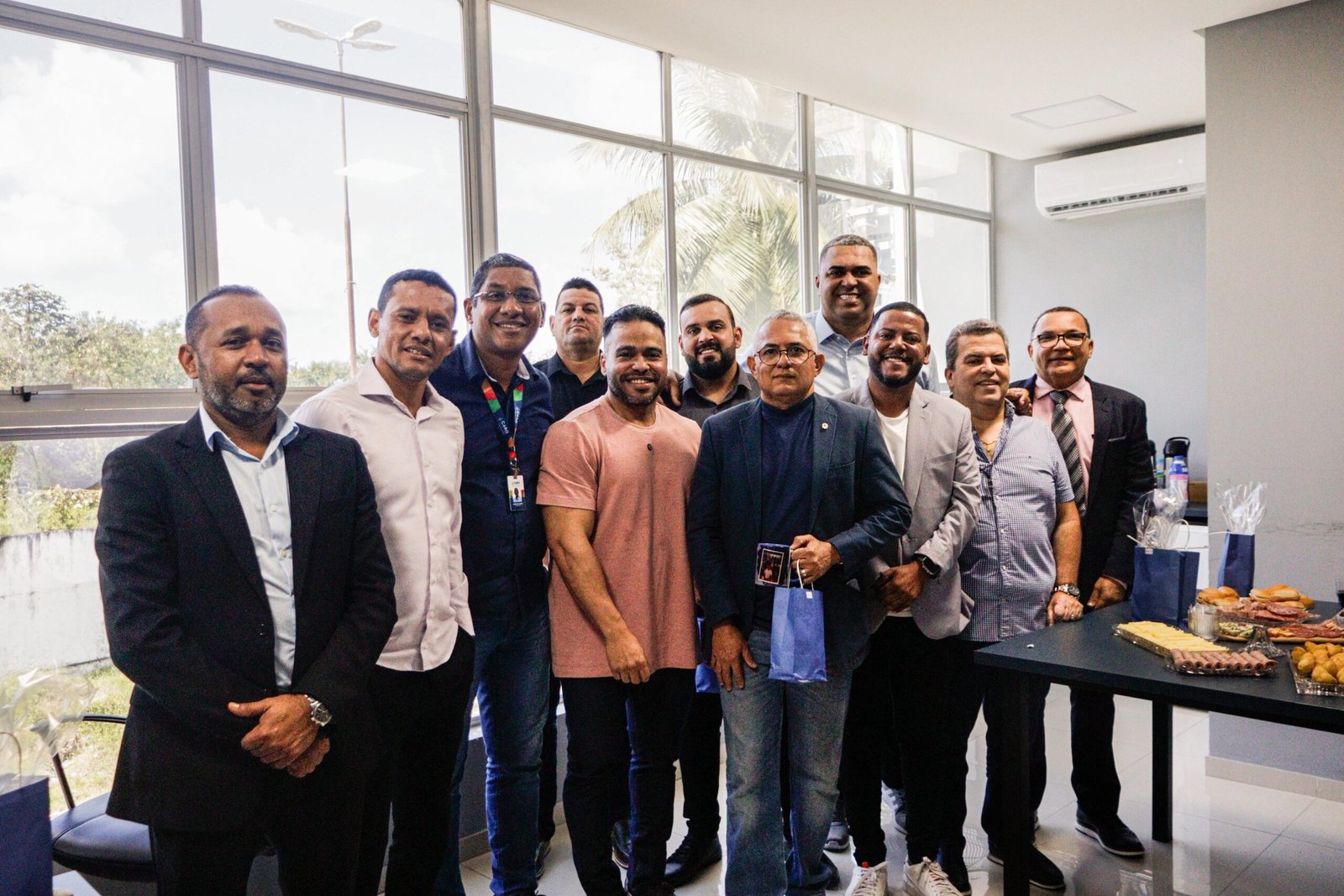 Presidente da Câmara do Cabo, Anderson Bocão promove café da manhã especial em homenagem ao Dia dos Pais