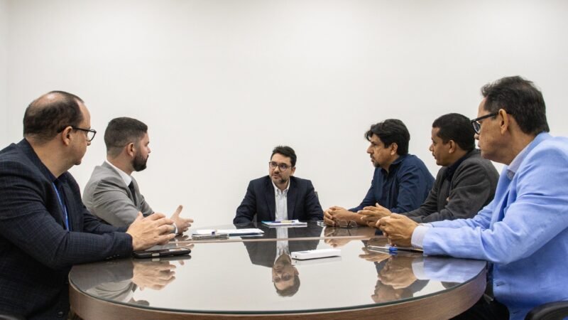 Câmara do Cabo visita a ELEPE para fortalecer projetos de educação legislativa