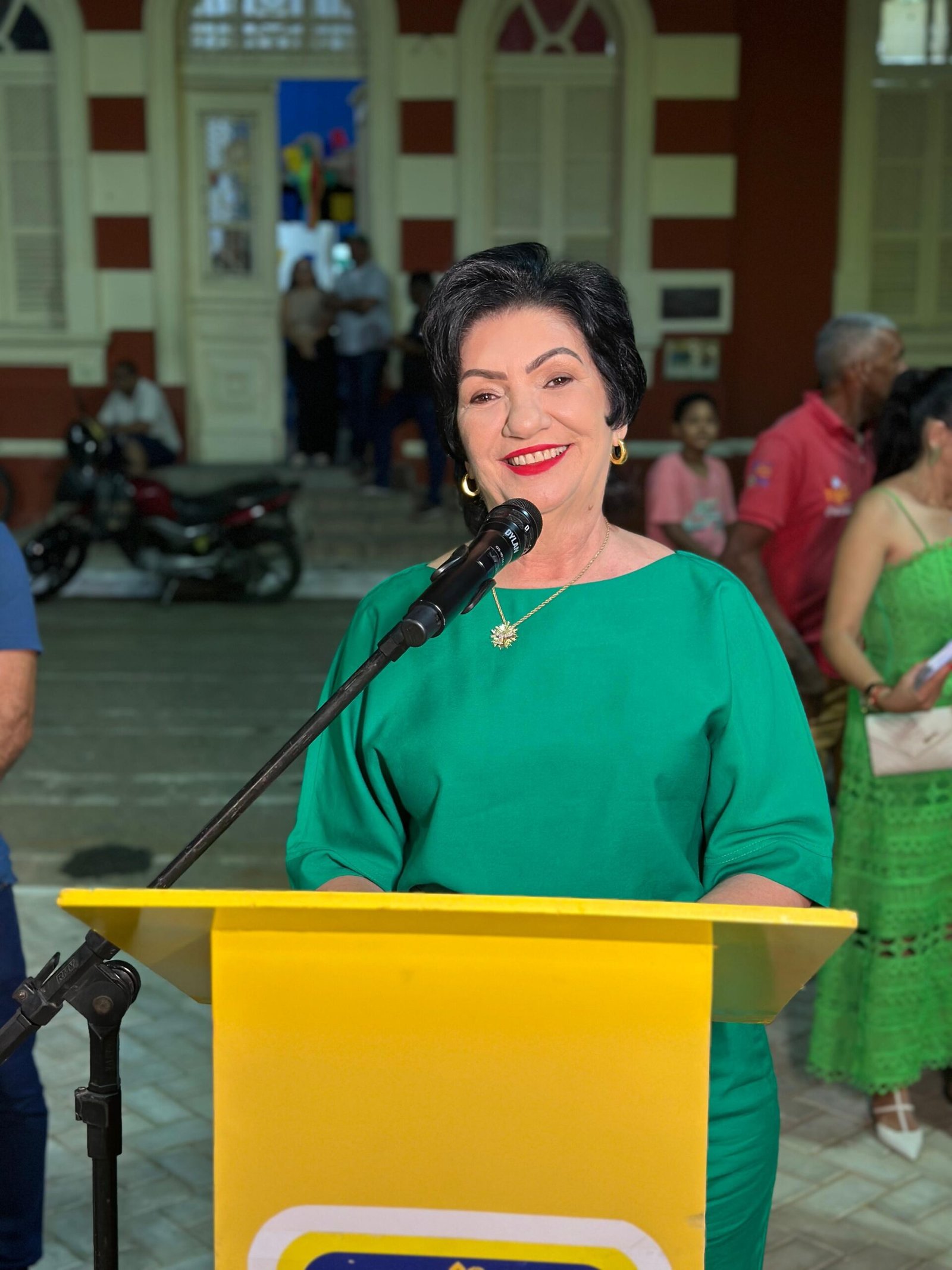 Servidores efetivos da Prefeitura de Floresta terão 15% de desconto na conta de energia