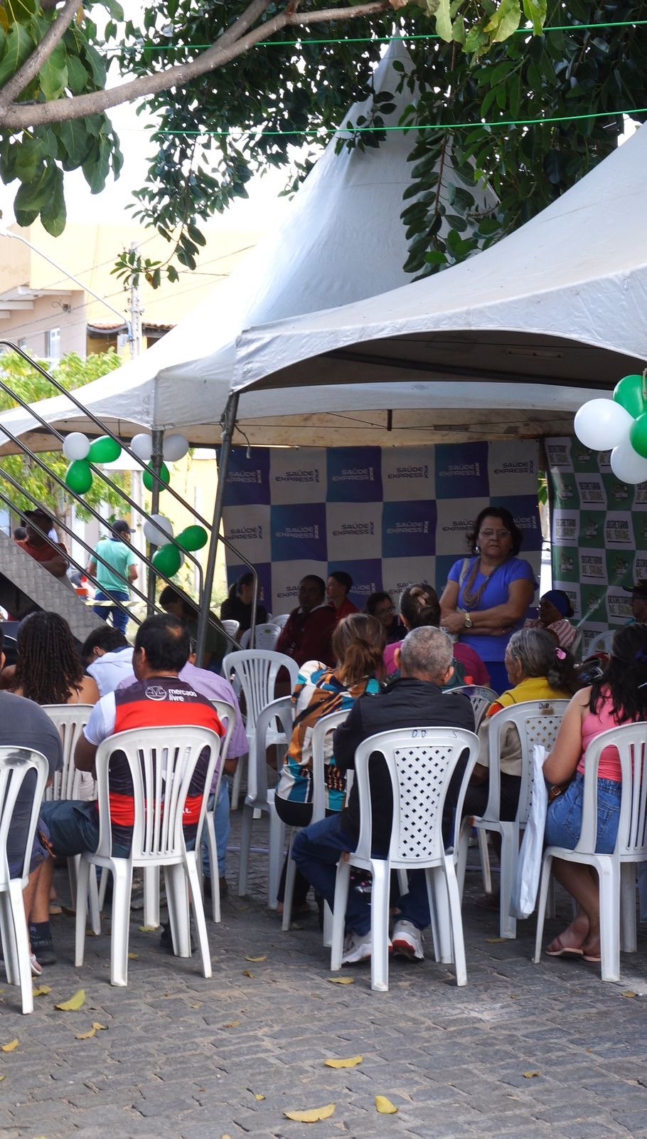 Carreta da Saúde leva atendimentos especializados à população de Sertânia