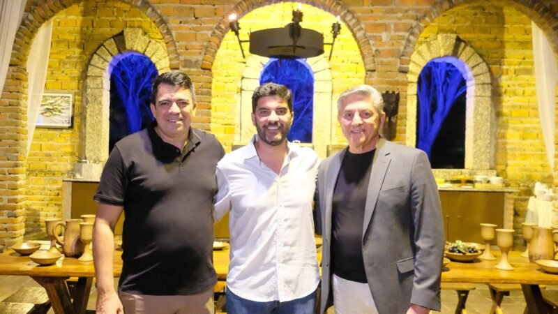 Kaio Maniçoba se reúne com o prefeito Roberto Asfora em encontro internacional sobre sustentabilidade em Brejo da Madre de Deus