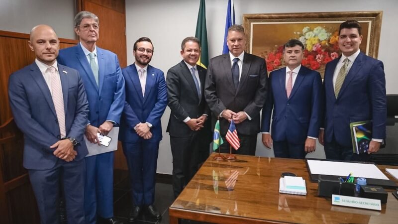 Eduardo e Lula da Fonte recebem embaixador dos Estados Unidos na Câmara dos Deputados