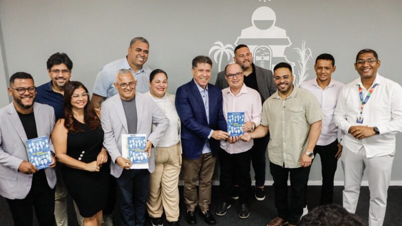 Câmara do Cabo prestigia reinauguração de auditório e celebra a história política com lançamento do livro “Os Leões do Norte”