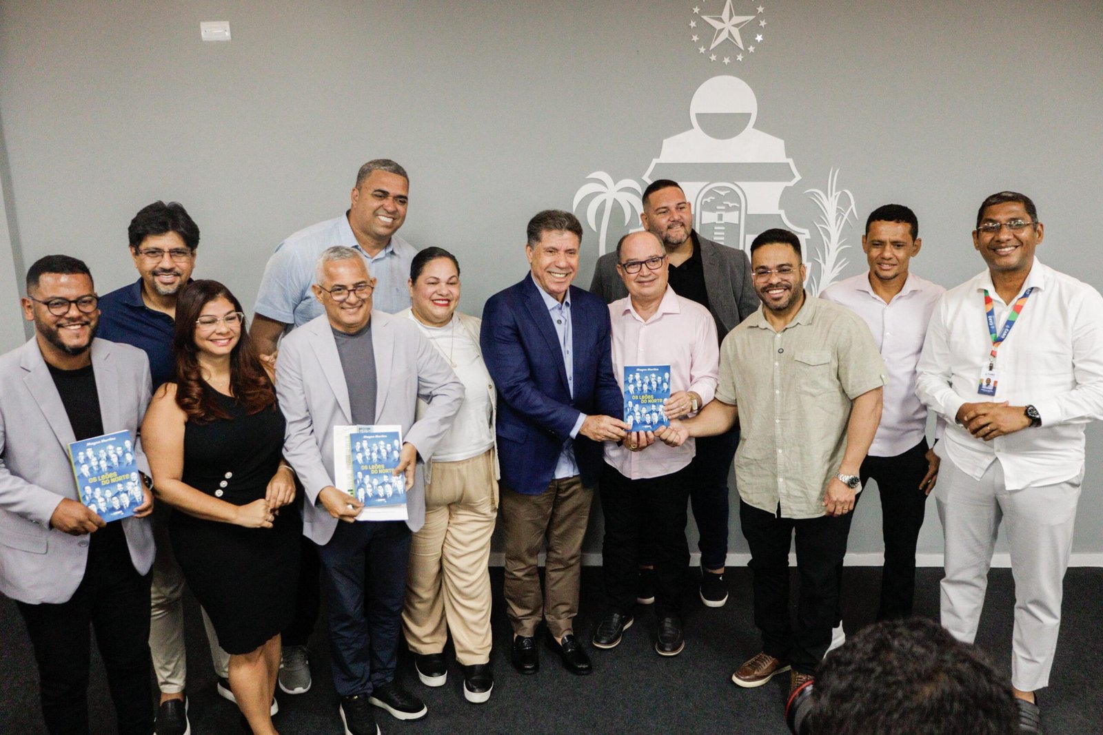 Câmara do Cabo prestigia reinauguração de auditório e celebra a história política com lançamento do livro “Os Leões do Norte”