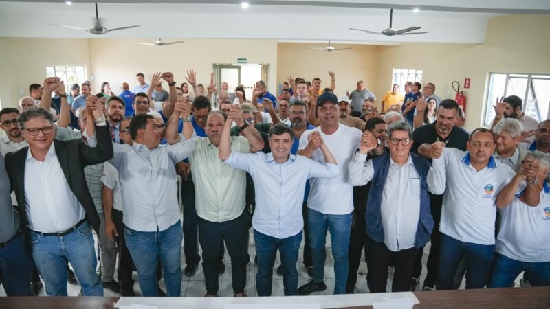 Eduardo da Fonte visita Sindicato dos Taxistas e reafirma compromisso com a categoria