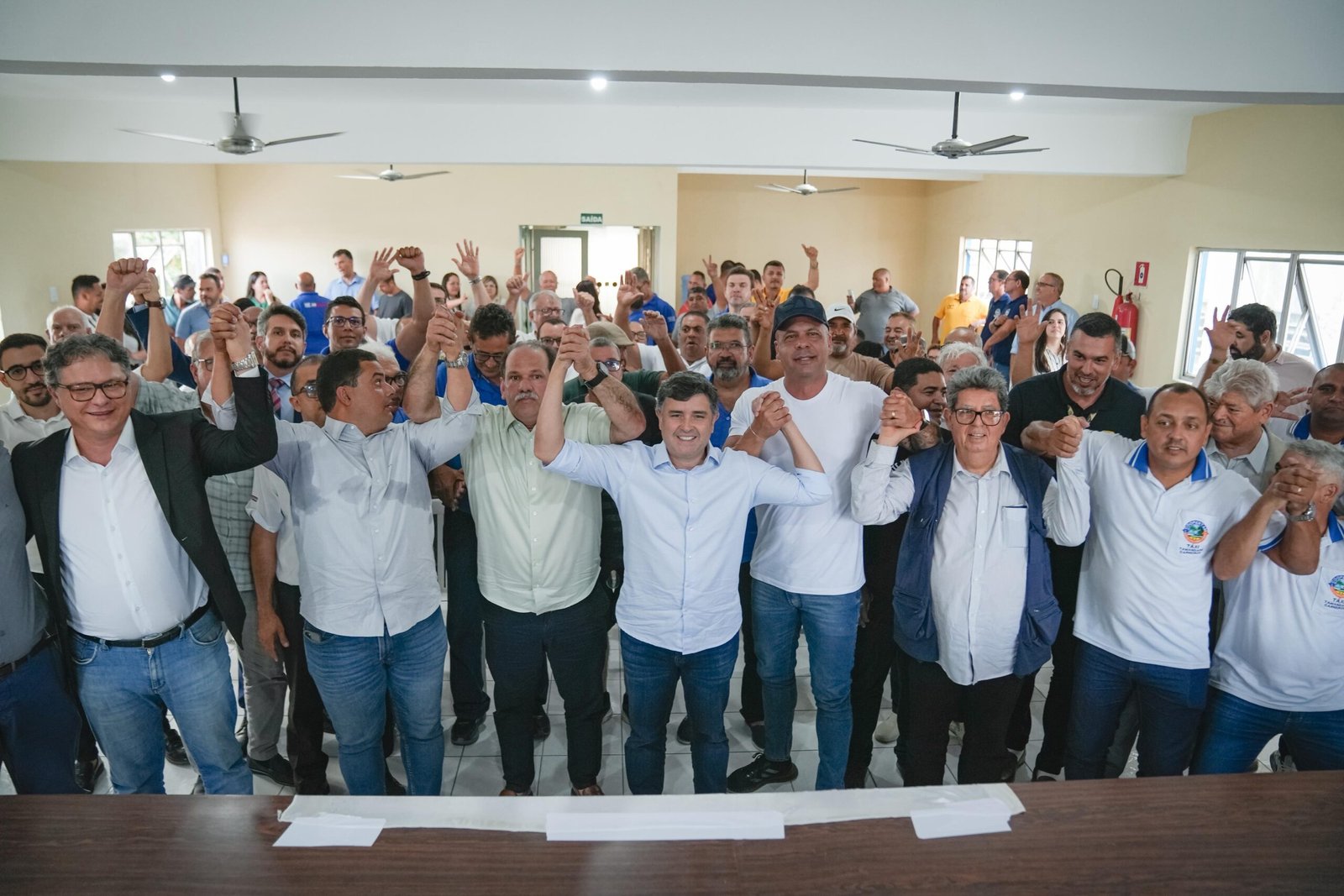 Eduardo da Fonte visita Sindicato dos Taxistas e reafirma compromisso com a categoria