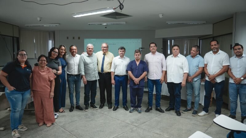Eduardo da Fonte solicita investimento do governo no Hospital Agamenon Magalhães