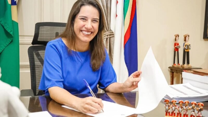 Deputado Antônio Moraes e Guiga Nunes celebram ordem de serviço da recuperação da PE-082