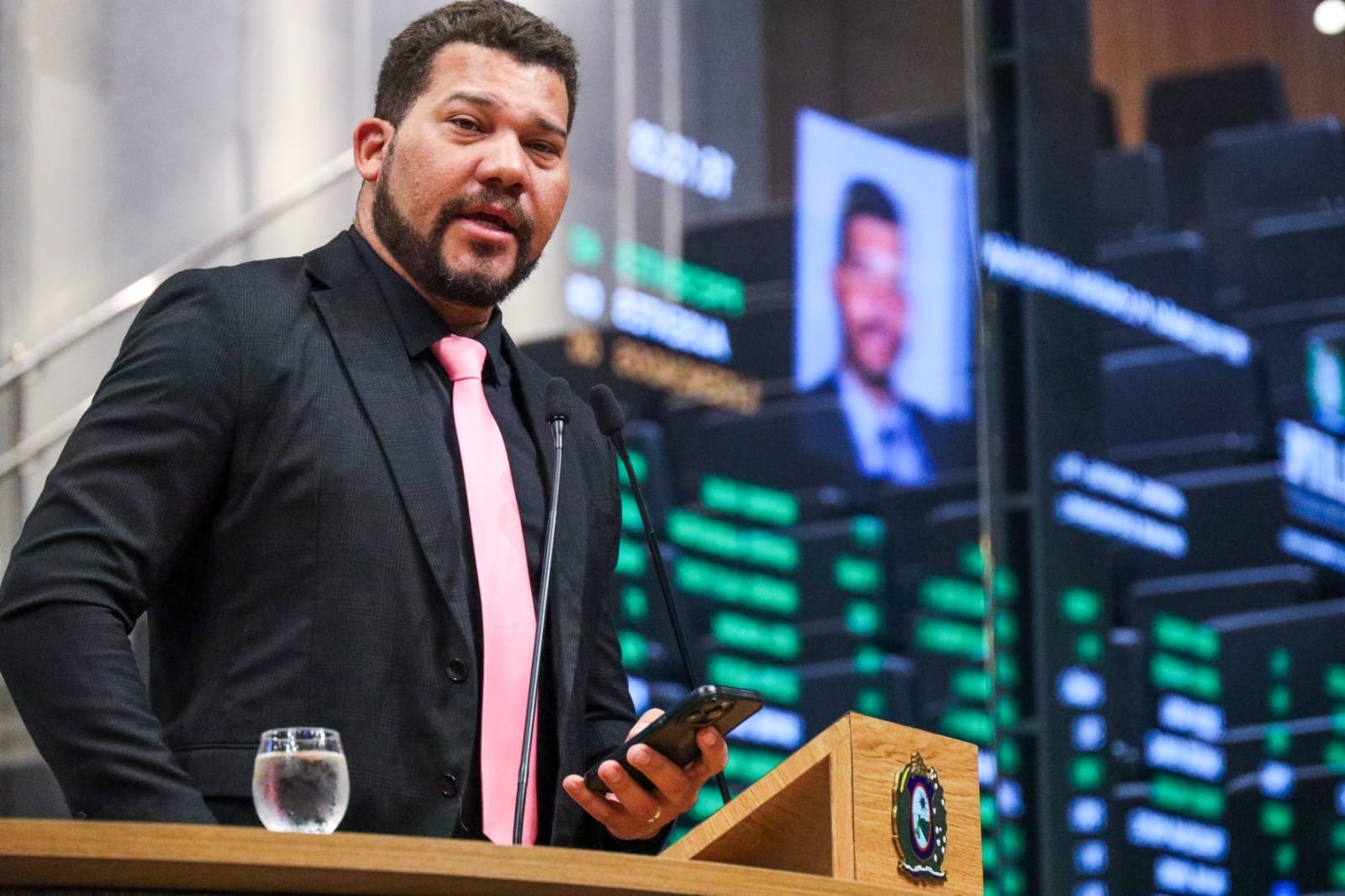 Deputado Abimael Santos apoia empréstimo de R$ 1 bilhão e reafirma independência política