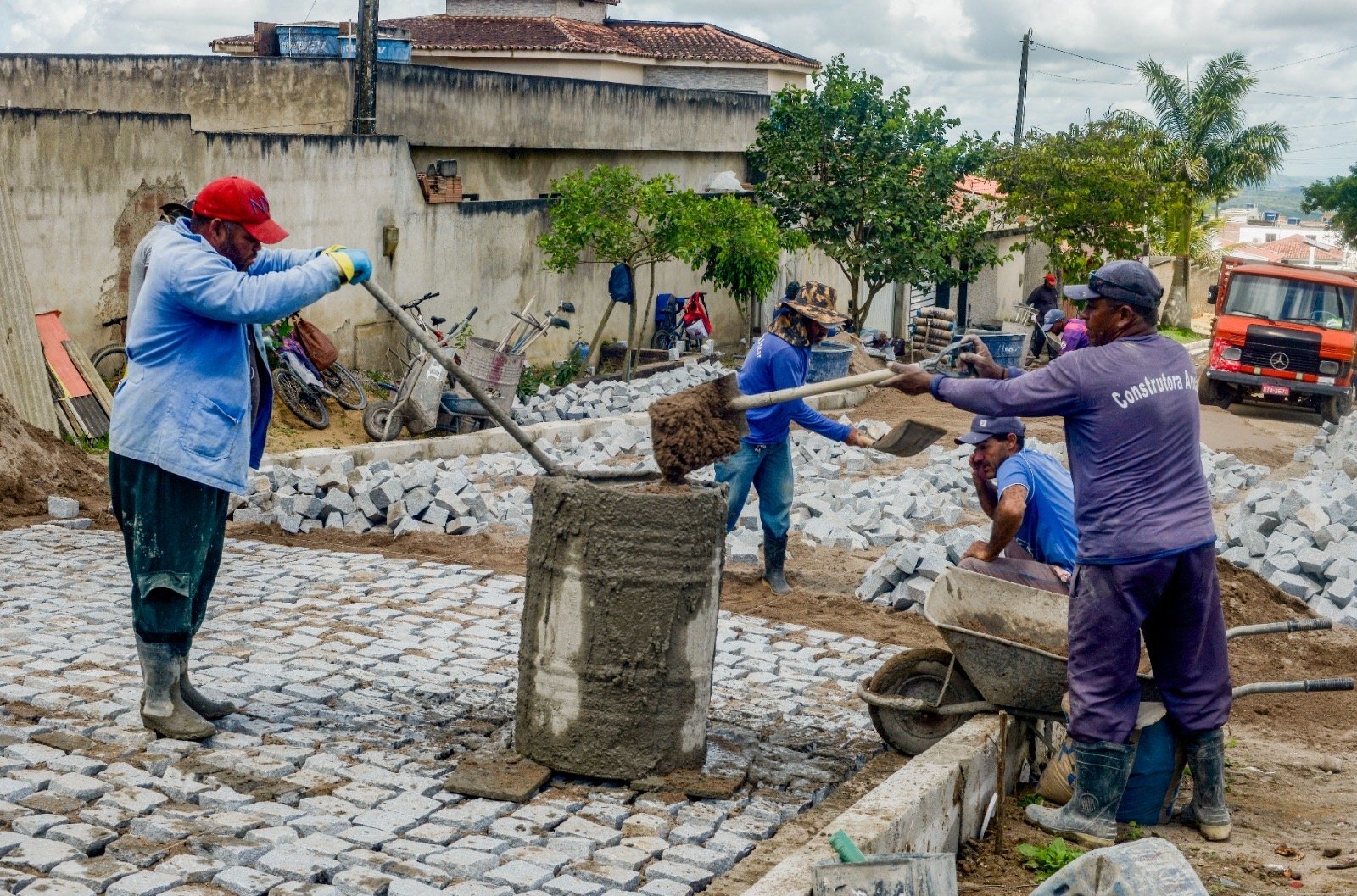 Garanhuns executa o maior programa de pavimentação da história, com investimento de quase R$ 50 milhões somente em 2025