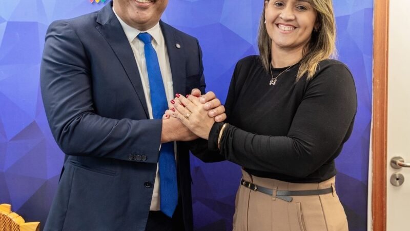 Deputado Jeferson Timóteo consolida seu time em Paulista com adesão de Lívia