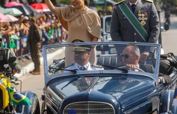 No desfile cívico-militar de 7 de Setembro, governadora Raquel Lyra destaca importância da justiça social e da educação e ressalta otimismo com o futuro de Pernambuco e do Brasil