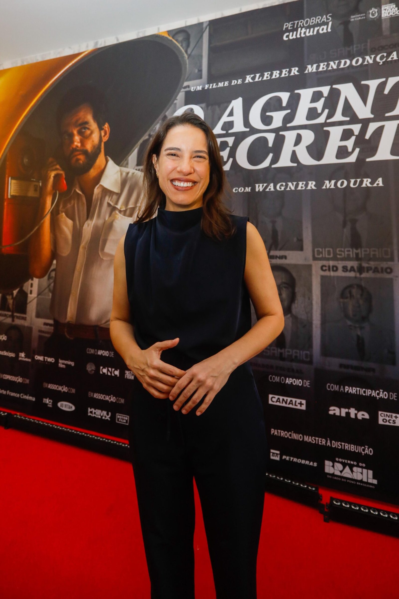 Governadora Raquel Lyra prestigia exibição especial de “O Agente Secreto” que marca retomada da capacidade total do Cinema São Luiz