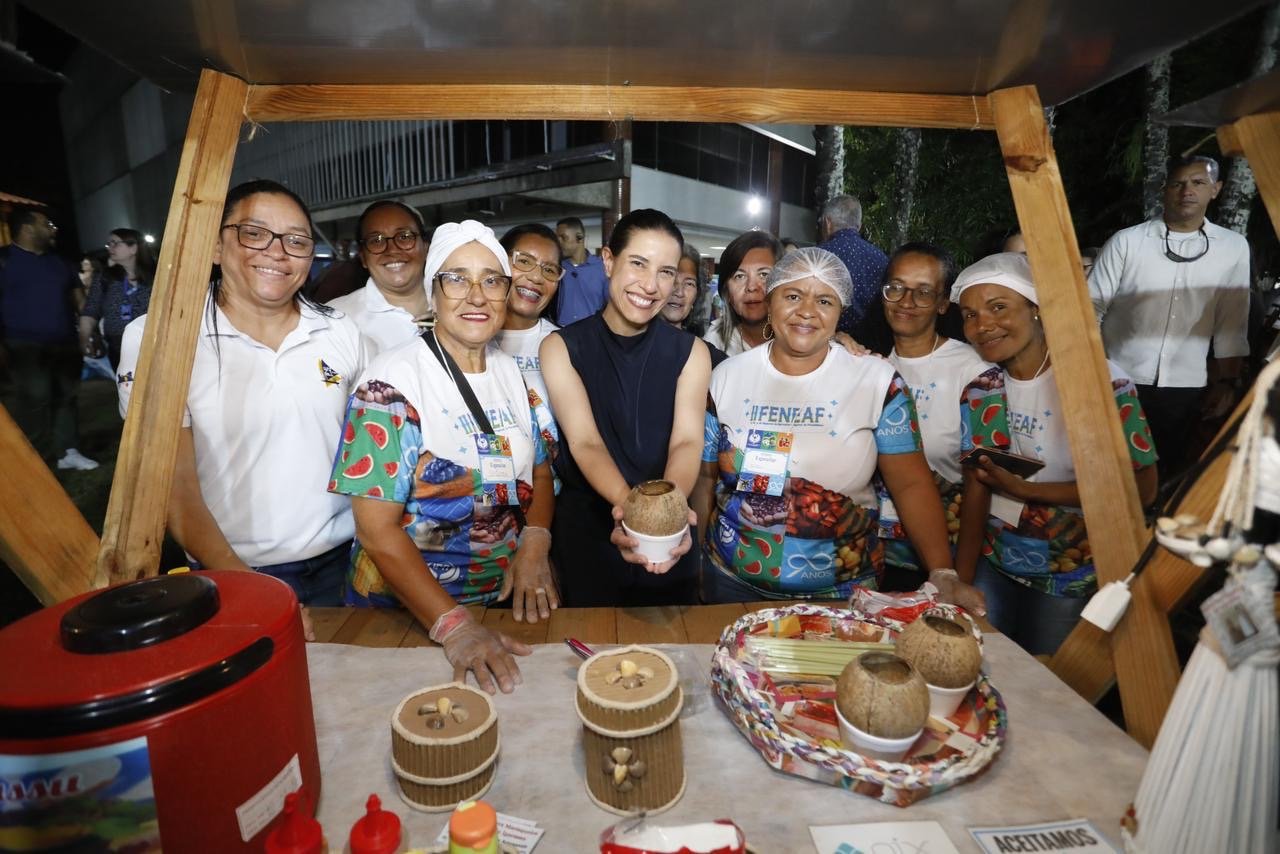 Na abertura da Feneaf, governadora Raquel Lyra autoriza compra de veículos e licita aquisição de sementes para produtores pernambucanos em pacote de R$ 27,5 milhões