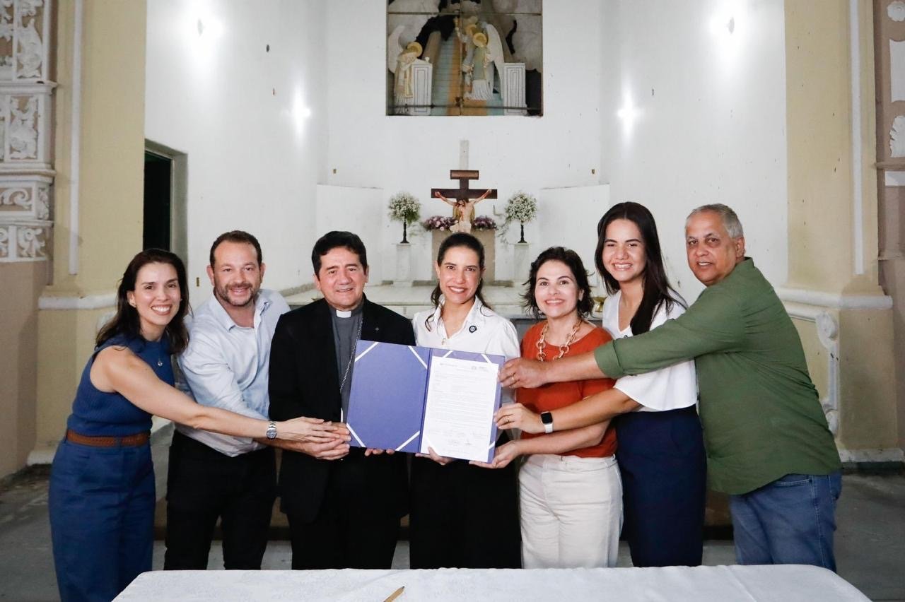 Em Olinda, governadora Raquel Lyra assina ordem de serviço para restauração da Igreja de São Pedro Mártir de Verona