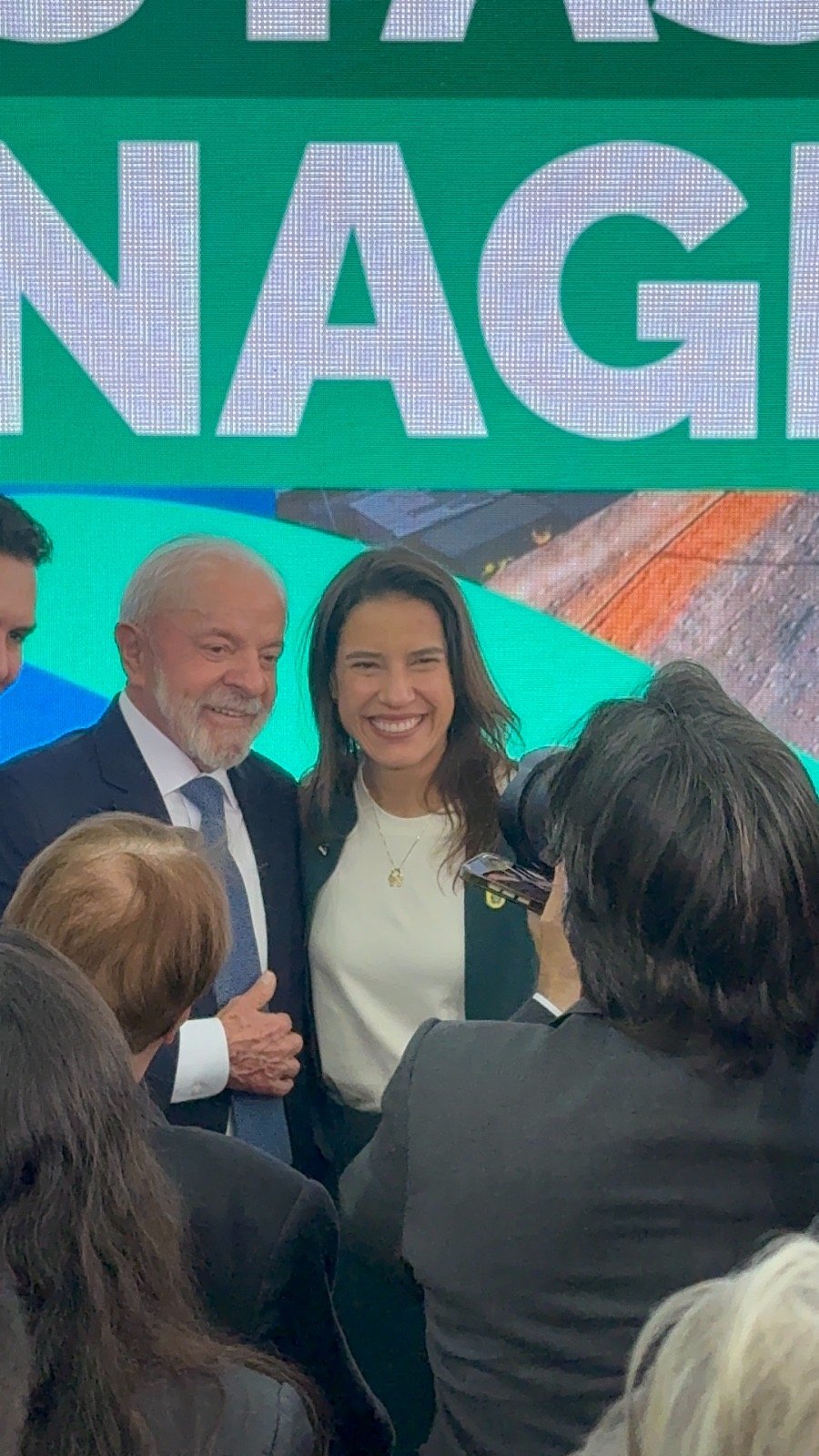 Em Brasília ao lado do presidente Lula, governadora Raquel Lyra recebe os projetos aprovados em Pernambuco para drenagem e contenção de encostas