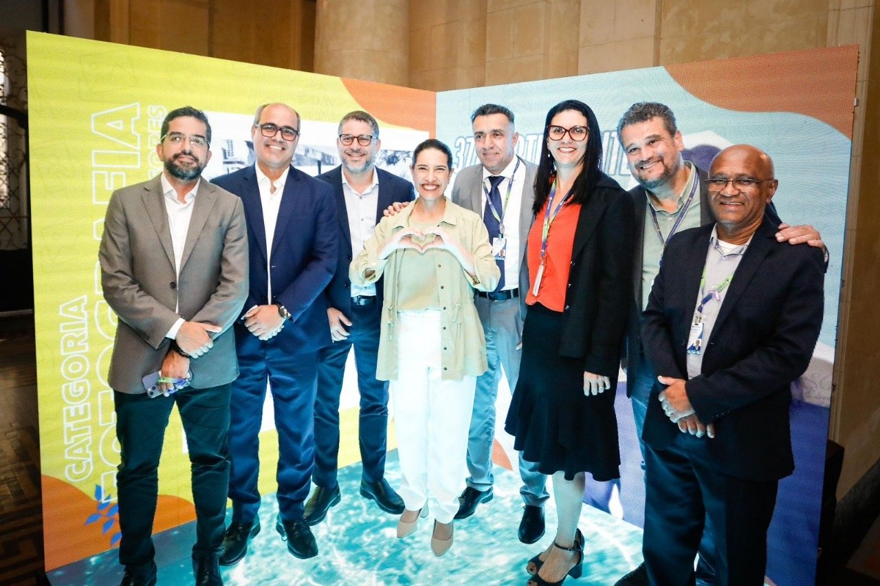 Governadora Raquel Lyra premia estudantes e professores da Rede Estadual de Ensino que venceram o Desafio Educativo da Água e destaca investimentos do Estado para educação e segurança hídrica