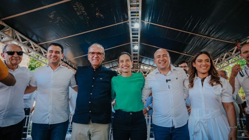 Governo do Estado firma convênio com a prefeitura de Araçoiaba para construção de nova escola municipal e entrega ônibus escolar ao município