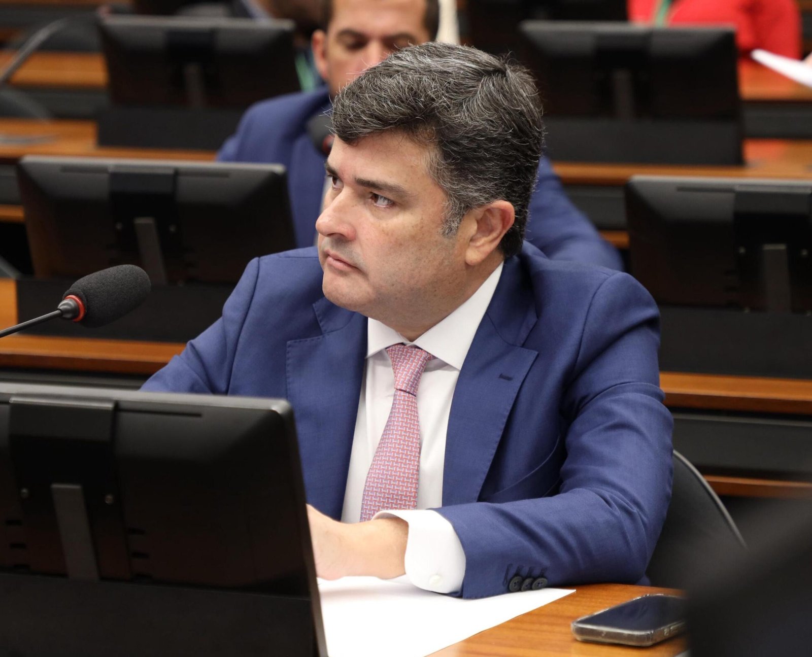 Eduardo da Fonte propõe destinar arrecadação de imposto sobre cigarro e bebida alcoólica para o tratamento de câncer